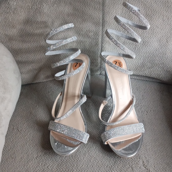 Wild Diva Shoes - Wild Diva Lounge Spiral Ankle Strap Platform Heels Size 7.5